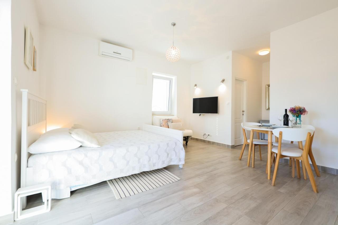 Pavle'S Apartment Zadar Exterior photo